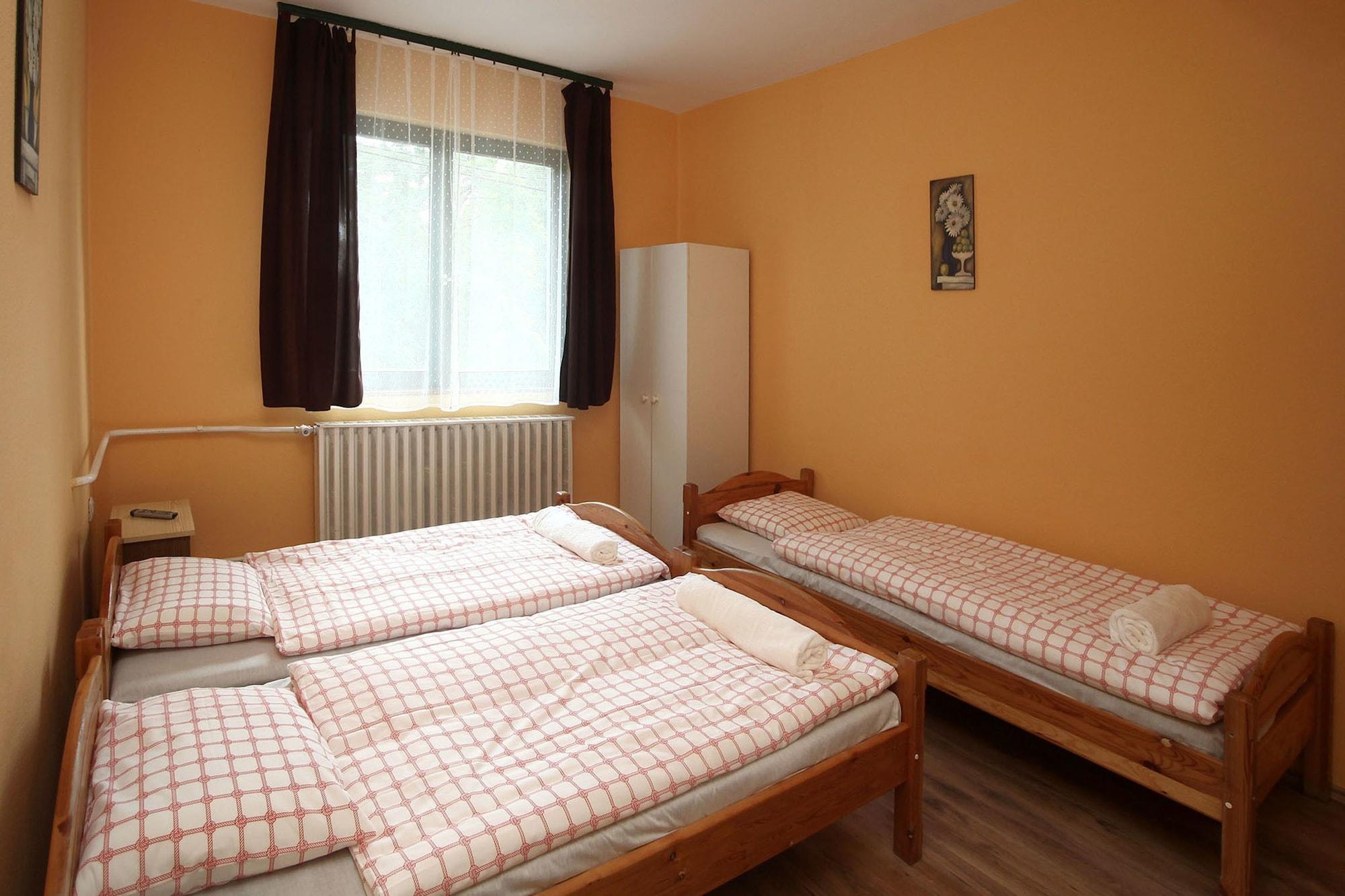 Csillagtura Panzio Bed & Breakfast Eger Exterior photo